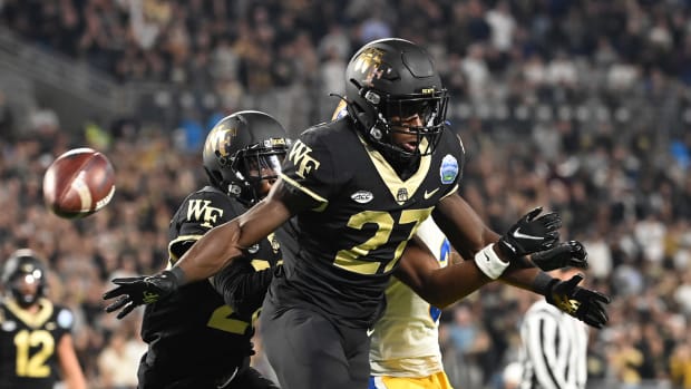#27 Malik Mustapha (who will be wearing #3 this year) breaks up a pass in last season's ACC Championship game vs Pittsburgh